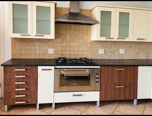 3 BEDROOM TOWNHOUSE FOR SALE IN VANDERBIJLPARK SE 2